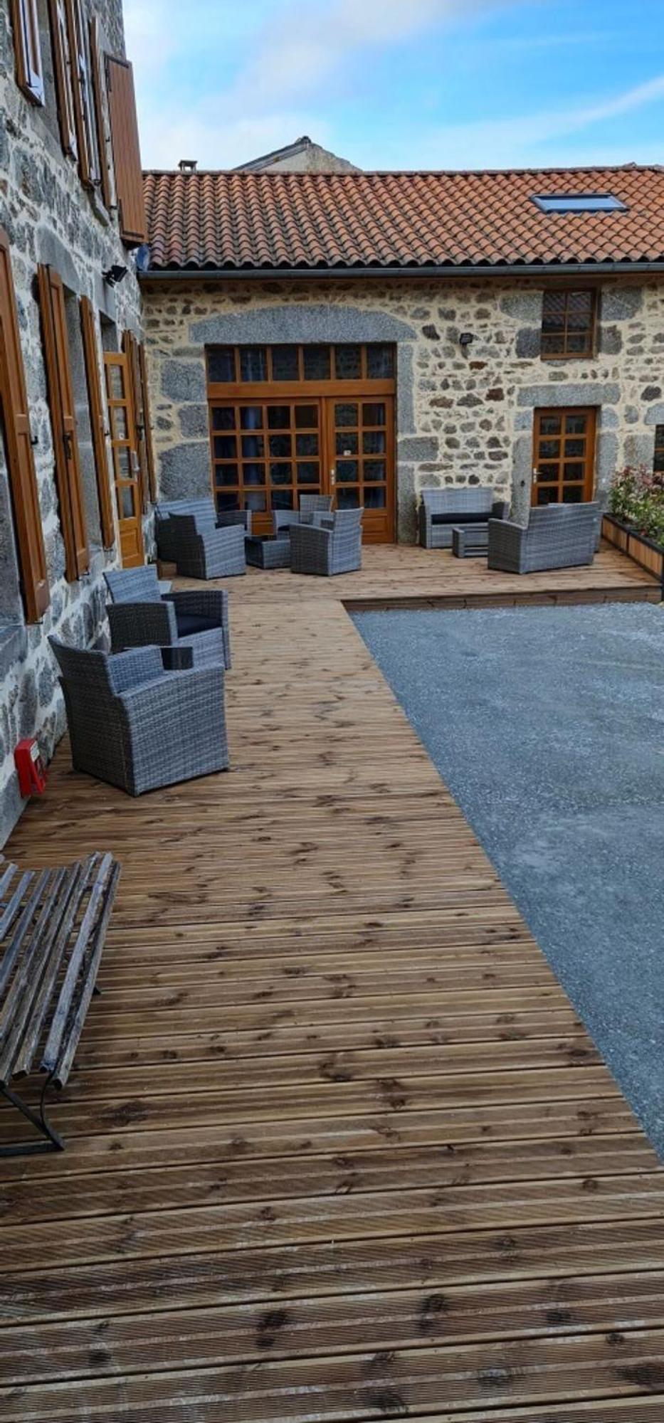L'Auberge De La Source La Valla-sur-Rochefort Екстериор снимка